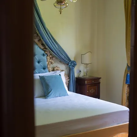 Konukevi La Regia 3*